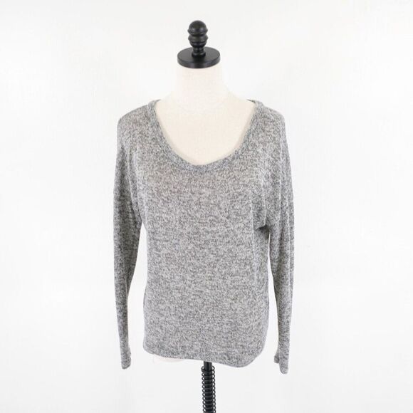 Charlotte Russe Sweaters - Charlotte Russe Medium Gray Knit Light‎ Weight Sweate